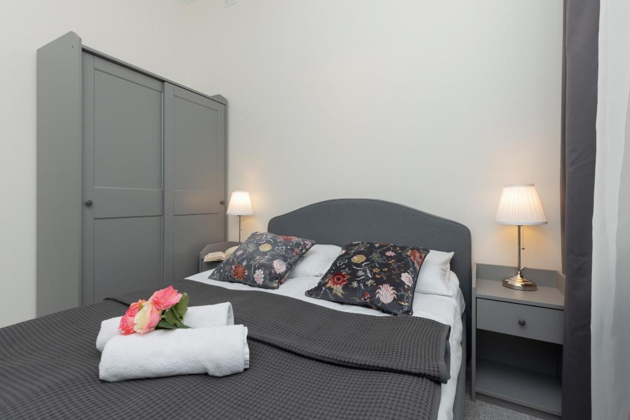 Warszawa Ochota Modern Apartment For Families By Noclegi Renters Exteriör bild